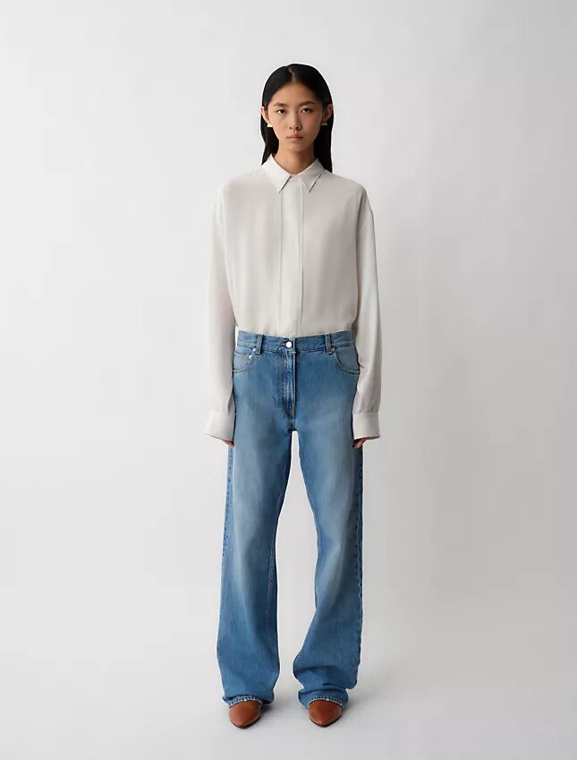 02 Jeans droit taille basse 02 Jeans droit taille basse