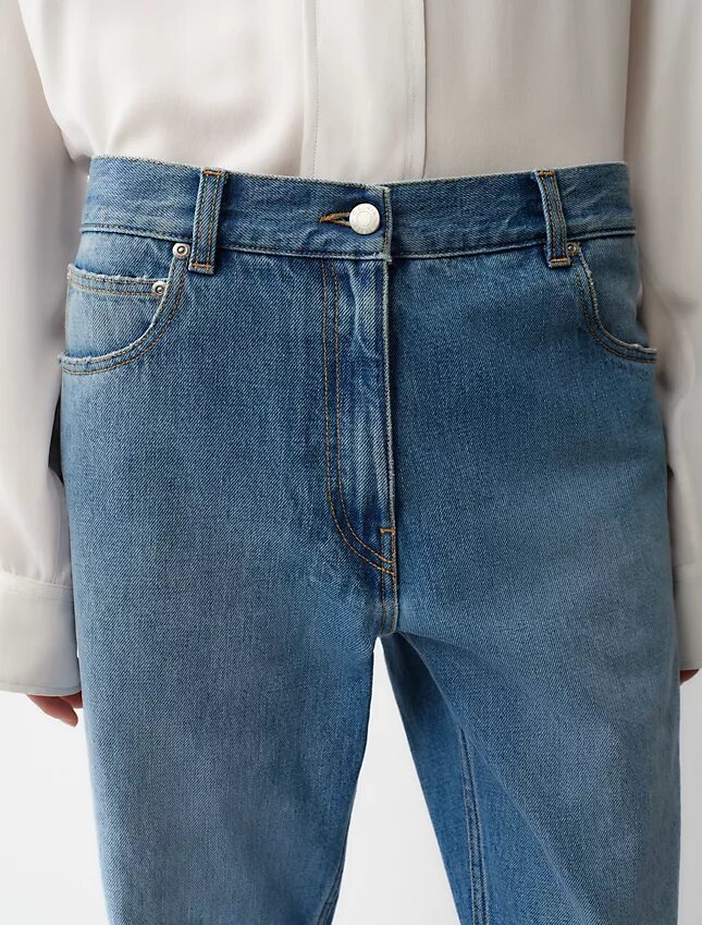 02 Jeans droit taille basse 02 Jeans droit taille basse
