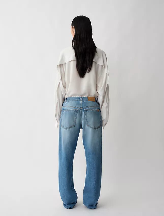 02 Jeans droit taille basse 02 Jeans droit taille basse