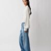 02 Jeans droit taille basse 02 Jeans droit taille basse