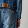 05 Jeans taille basse à jambes larges 05 Jeans taille basse à jambes larges