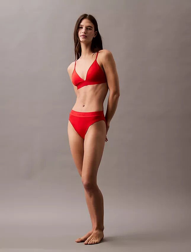 Bas de bikini moderne avec logo Bas de bikini moderne avec logo