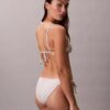 Bas de bikini uni à nouer sur les côtés Bas de bikini uni à nouer sur les côtés