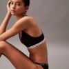 Bikini string moderne en dentelle Bikini string moderne en dentelle