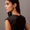 Blouse sans manches en satin à col en V Blouse sans manches en satin à col en V
