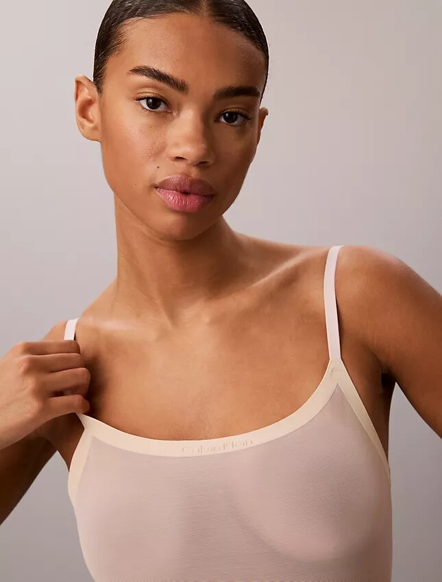 Body minimaliste en maille mi-cuisse Body minimaliste en maille mi-cuisse
