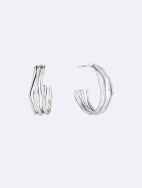 Boucles d&rsquo;oreilles créoles aux formes fluides et sculpturales