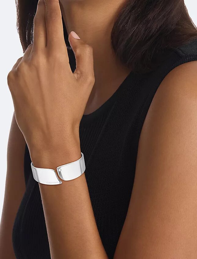 Bracelet minimaliste aux formes organiques Bracelet minimaliste aux formes organiques