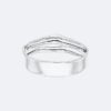 Bracelet rigide à charnière aux formes fluides et sculpturales Bracelet rigide à charnière aux formes fluides et sculpturales
