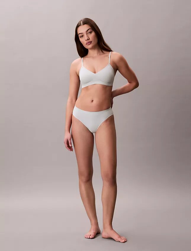 Bralette légèrement doublée avec armatures en gel Invisibles Bralette légèrement doublée avec armatures en gel Invisibles