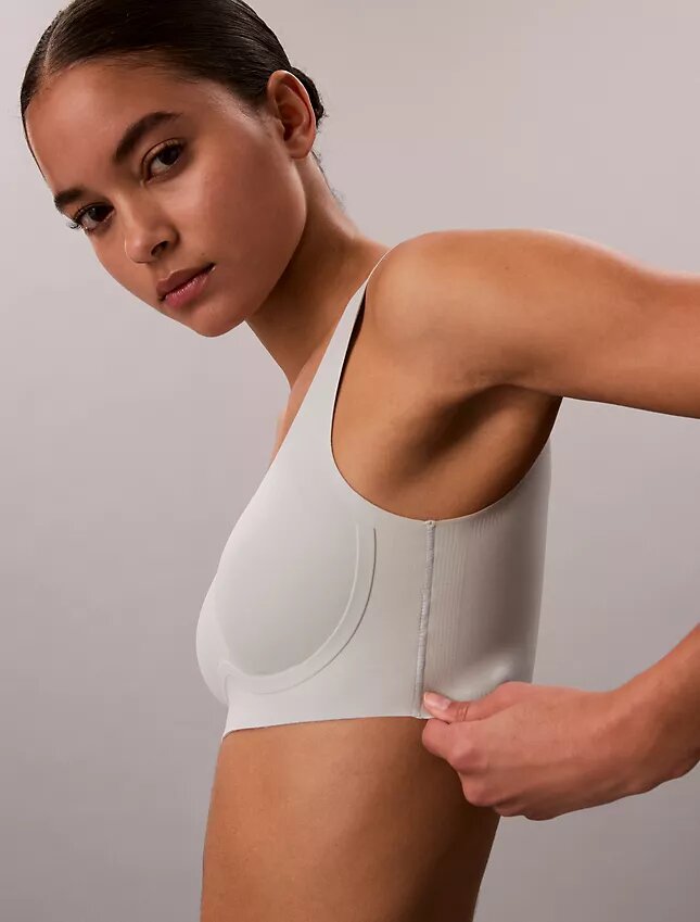 Bralette légèrement doublée avec armatures en gel Invisibles Bralette légèrement doublée avec armatures en gel Invisibles