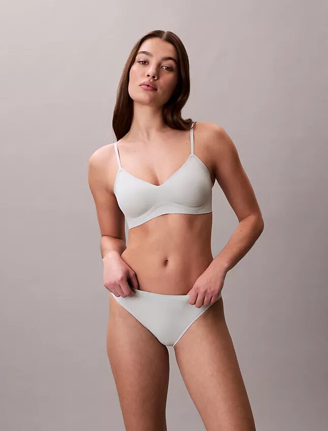 Bralette légèrement doublée avec armatures en gel Invisibles Bralette légèrement doublée avec armatures en gel Invisibles