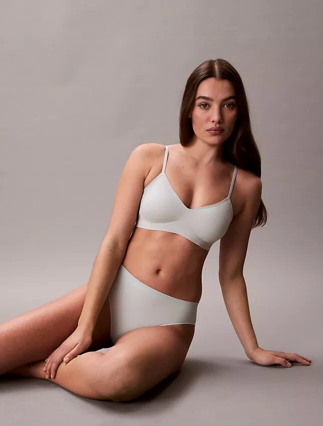 Bralette légèrement doublée avec armatures en gel Invisibles Bralette légèrement doublée avec armatures en gel Invisibles
