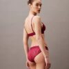Bralette triangle légèrement doublée en dentelle moderne