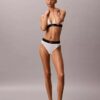 Bralette triangle légèrement doublée en Microfiber extensible avec monogramme graphique Bralette triangle légèrement doublée en Microfiber extensible avec monogramme graphique