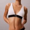 Bralette triangle légèrement doublée en Microfiber extensible avec monogramme graphique Bralette triangle légèrement doublée en Microfiber extensible avec monogramme graphique