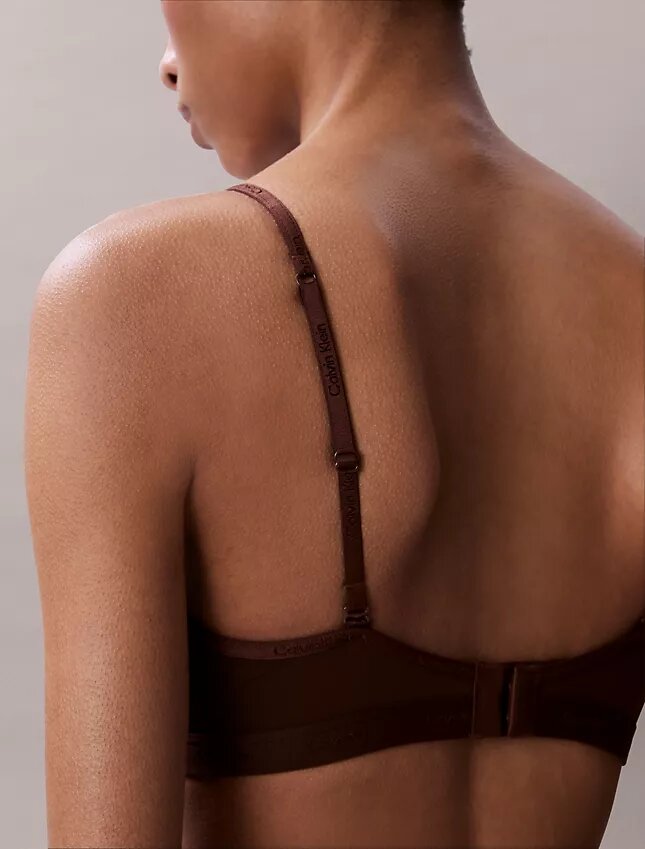 Bralette triangle légèrement doublée Form to Body Bralette triangle légèrement doublée Form to Body