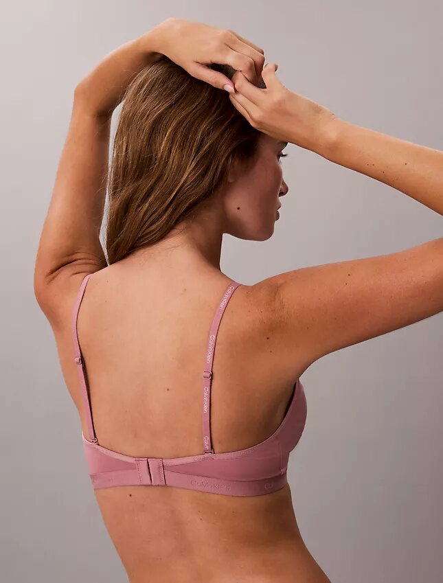 Bralette triangle légèrement doublée Form to Body Bralette triangle légèrement doublée Form to Body