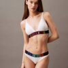 Bralette triangle légèrement rembourrée Intense Power Pride