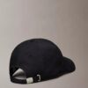 Casquette avec logo graphique brodé