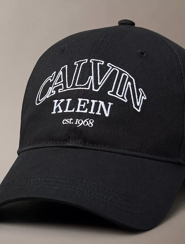 Casquette avec logo incurvé Casquette avec logo incurvé