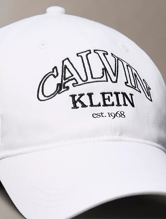 Casquette avec logo incurvé Casquette avec logo incurvé