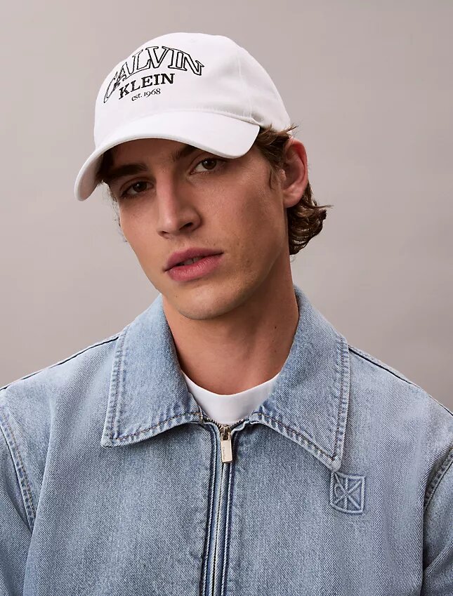 Casquette avec logo incurvé Casquette avec logo incurvé