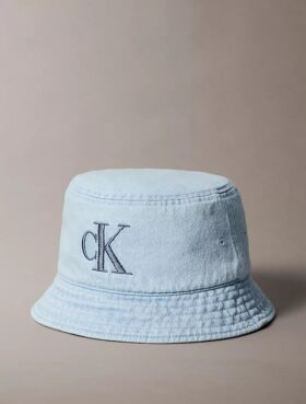 Casquette bucket en denim délavé avec logo brodé