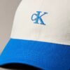 Casquette de baseball avec logo brodé contrasté Casquette de baseball avec logo brodé contrasté