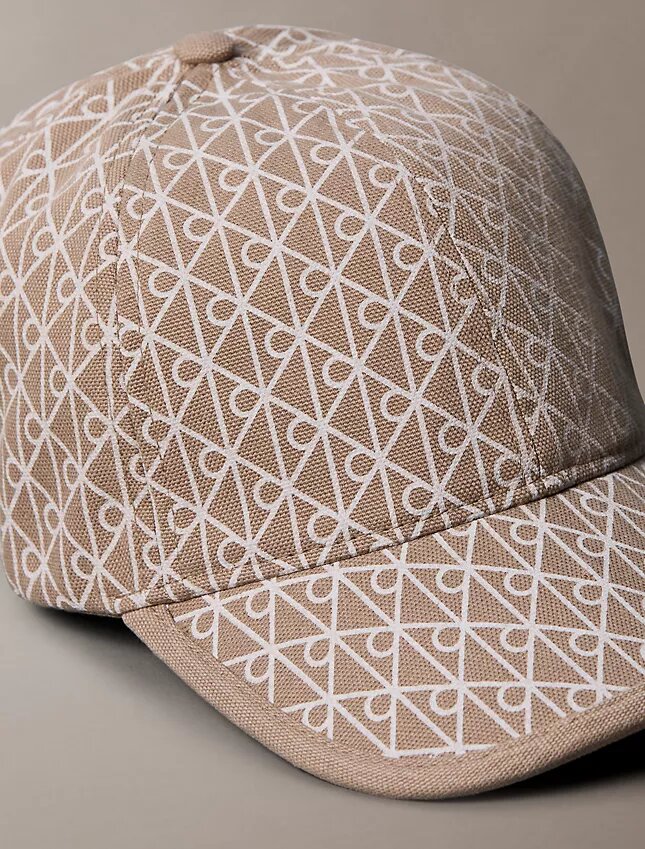 Casquette de baseball avec logo emblématique sur toute la surface Casquette de baseball avec logo emblématique sur toute la surface