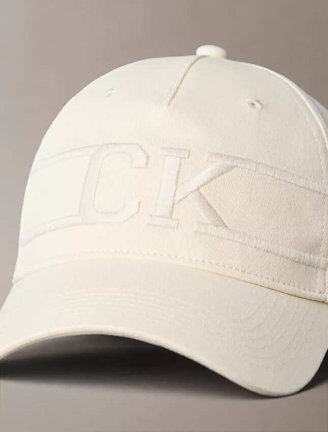 Casquette de baseball avec logo Monogram Varsity Casquette de baseball avec logo Monogram Varsity