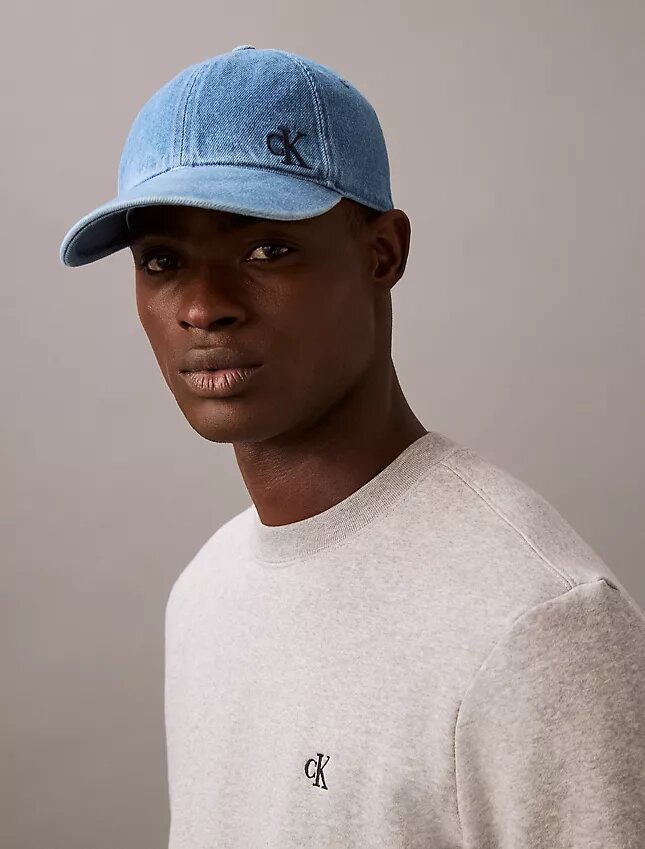 Casquette de baseball en Denim délavé avec logo brodé Casquette de baseball en Denim délavé avec logo brodé