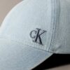 Casquette de baseball en Denim délavé avec logo brodé Casquette de baseball en Denim délavé avec logo brodé