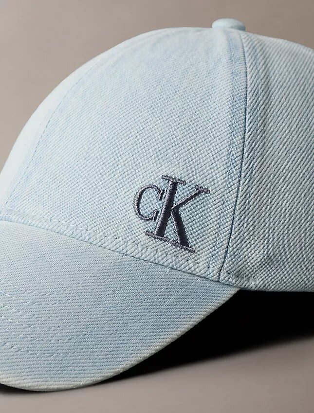 Casquette de baseball en Denim délavé avec logo brodé Casquette de baseball en Denim délavé avec logo brodé