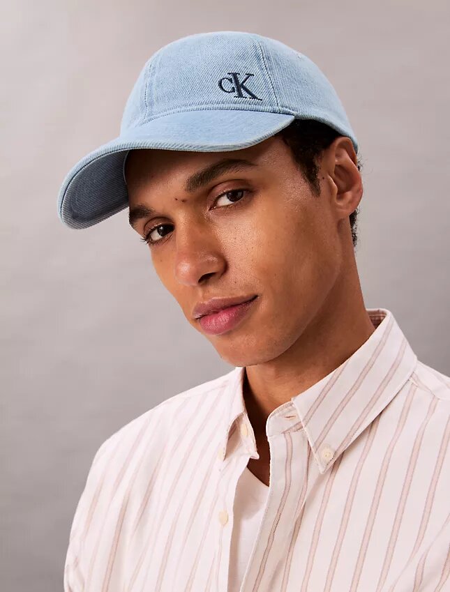 Casquette de baseball en Denim délavé avec logo brodé Casquette de baseball en Denim délavé avec logo brodé