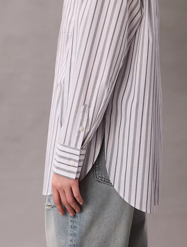 Chemise ample à boutons en popeline rayée Chemise ample à boutons en popeline rayée
