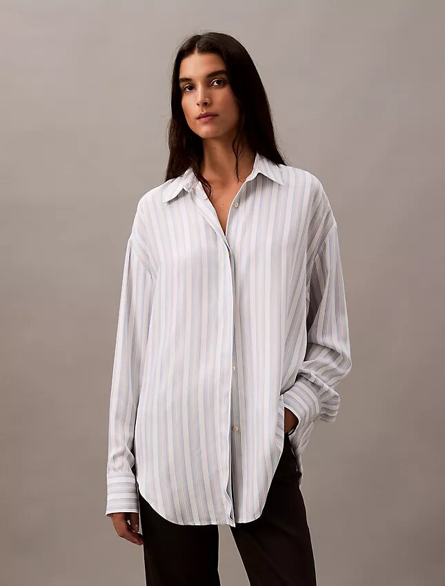 Chemise ample en viscose boutonnée Chemise ample en viscose boutonnée