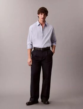 Chemise boutonnée ample en coton uni