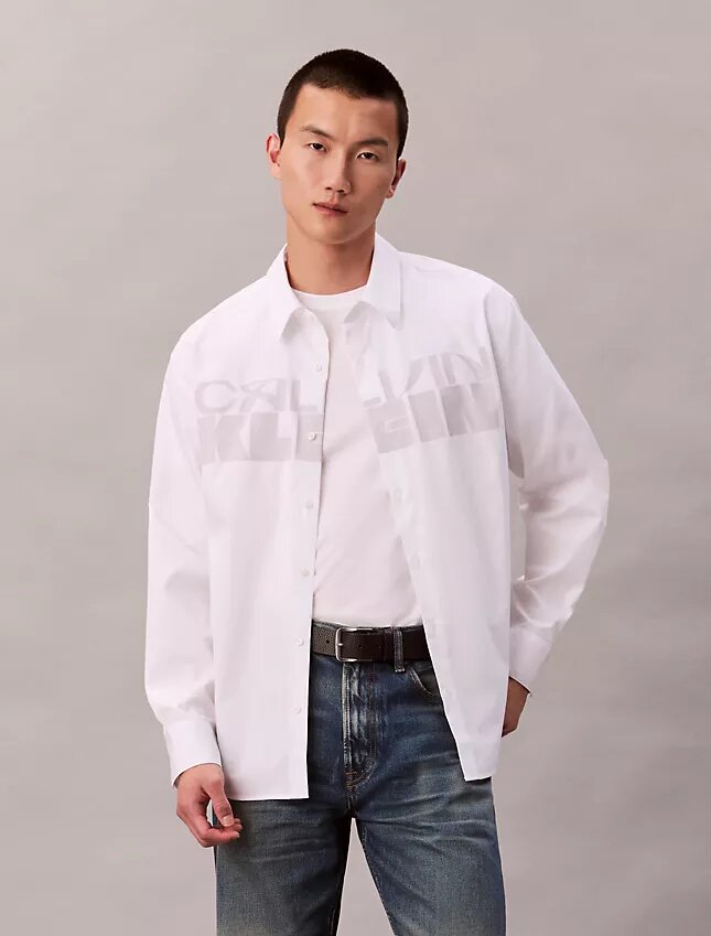 Chemise boutonnée ample en popeline avec logo graphique Chemise boutonnée ample en popeline avec logo graphique