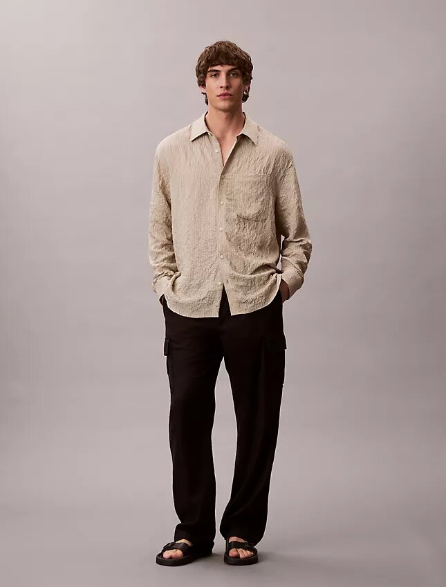 Chemise boutonnée ample à rayures froncées teintes dans la masse Chemise boutonnée ample à rayures froncées teintes dans la masse