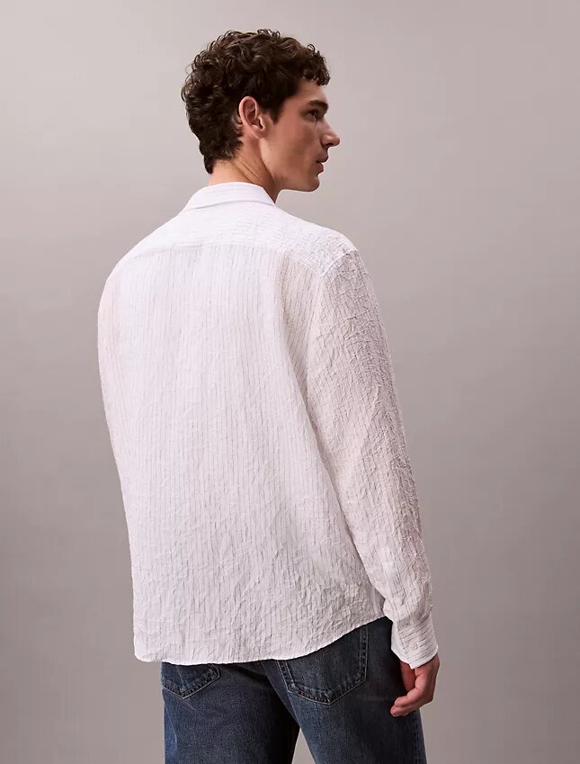 Chemise boutonnée ample à rayures froncées teintes dans la masse Chemise boutonnée ample à rayures froncées teintes dans la masse