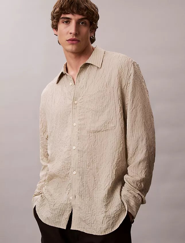 Chemise boutonnée ample à rayures froncées teintes dans la masse Chemise boutonnée ample à rayures froncées teintes dans la masse