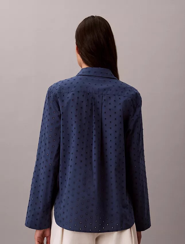 Chemise boutonnée en broderie anglaise Chemise boutonnée en broderie anglaise