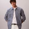 Chemise boutonnée en popeline lavée à rayures Chemise boutonnée en popeline lavée à rayures