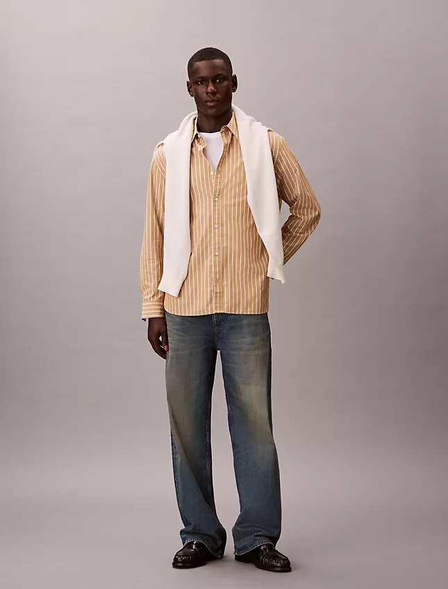 Chemise boutonnée en popeline lavée à rayures Chemise boutonnée en popeline lavée à rayures