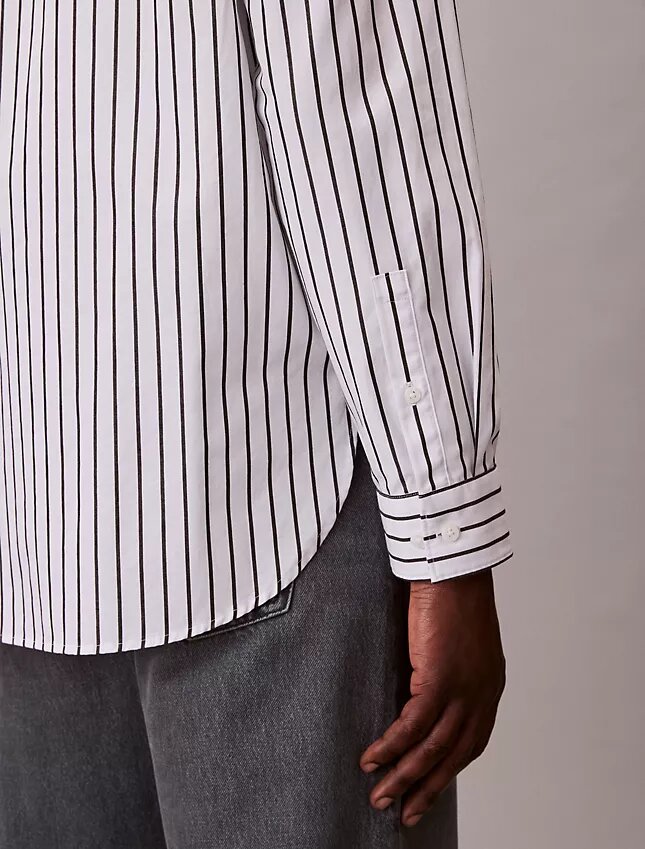 Chemise boutonnée en popeline lavée à rayures Chemise boutonnée en popeline lavée à rayures