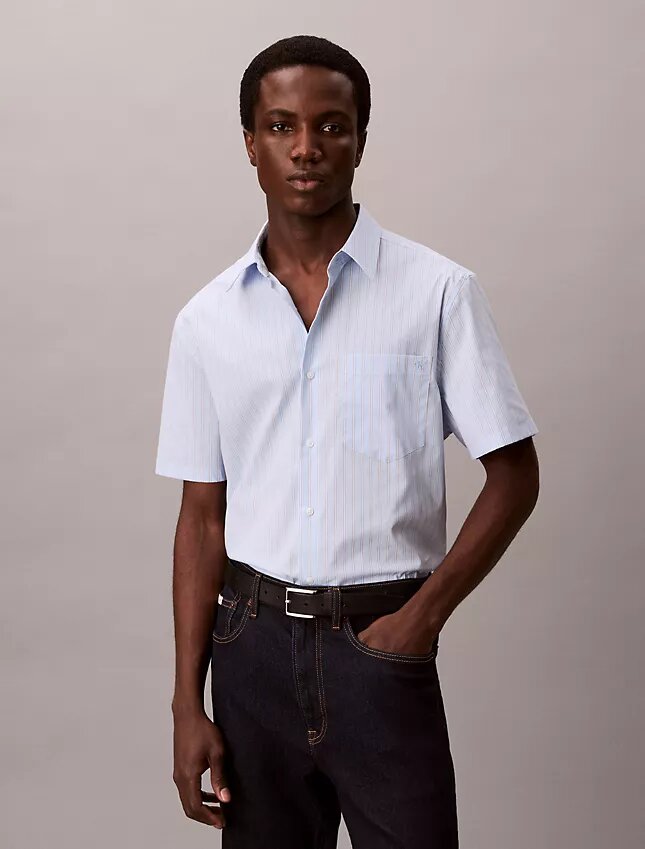 Chemise boutonnée à manches courtes en Cotton Stretch à rayures Chemise boutonnée à manches courtes en Cotton Stretch à rayures