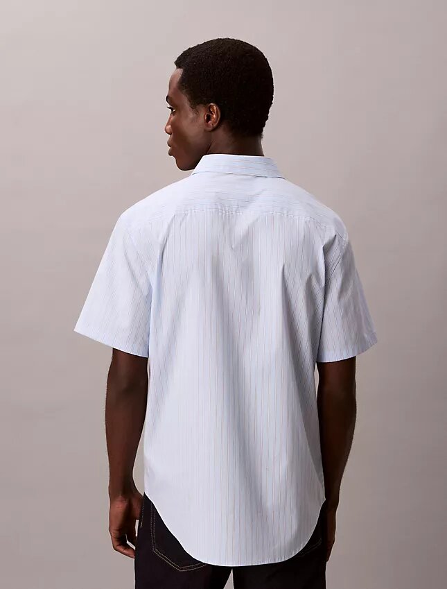 Chemise boutonnée à manches courtes en Cotton Stretch à rayures Chemise boutonnée à manches courtes en Cotton Stretch à rayures