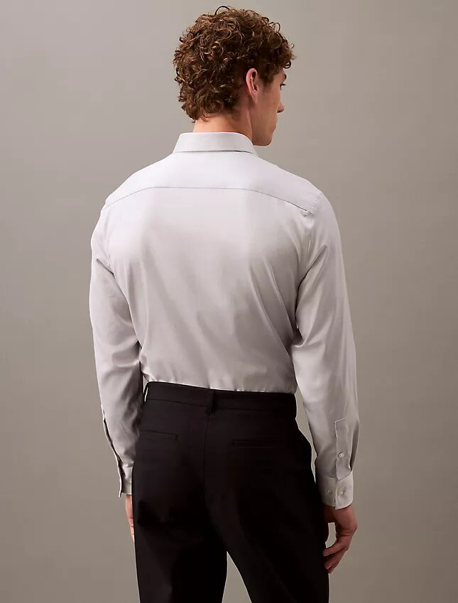 Chemise boutonnée slim stretch raffinée Chemise boutonnée slim stretch raffinée