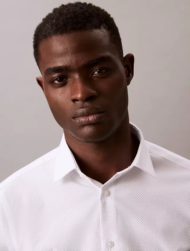 Chemise boutonnée slim stretch raffinée Chemise boutonnée slim stretch raffinée